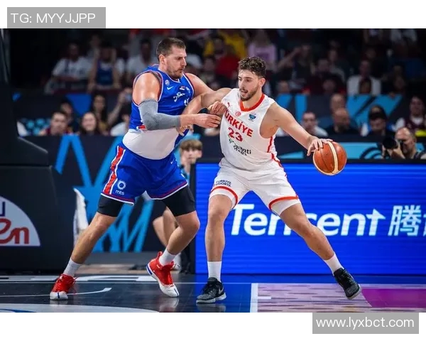 约基奇足球明星：跨界运动员如何在足球场上展现篮球天赋