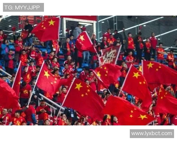 足球明星们送上新年祝福愿球迷们在新的一年里健康快乐踢出精彩人生