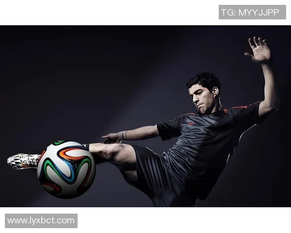 足球明星专用包的时尚与实用性探秘揭秘他们的选择与搭配技巧