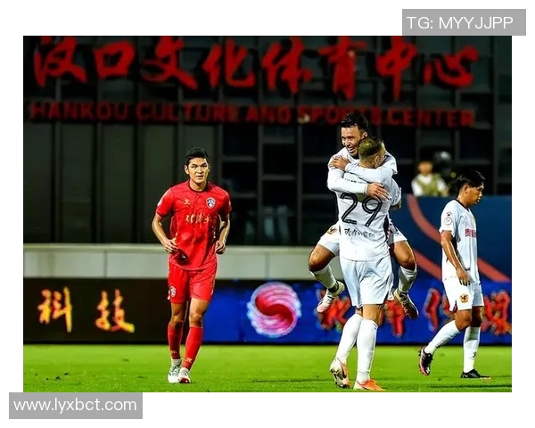 中国血统足球明星的崛起与影响力探讨 中国血统足球明星的崛起与影响力探讨